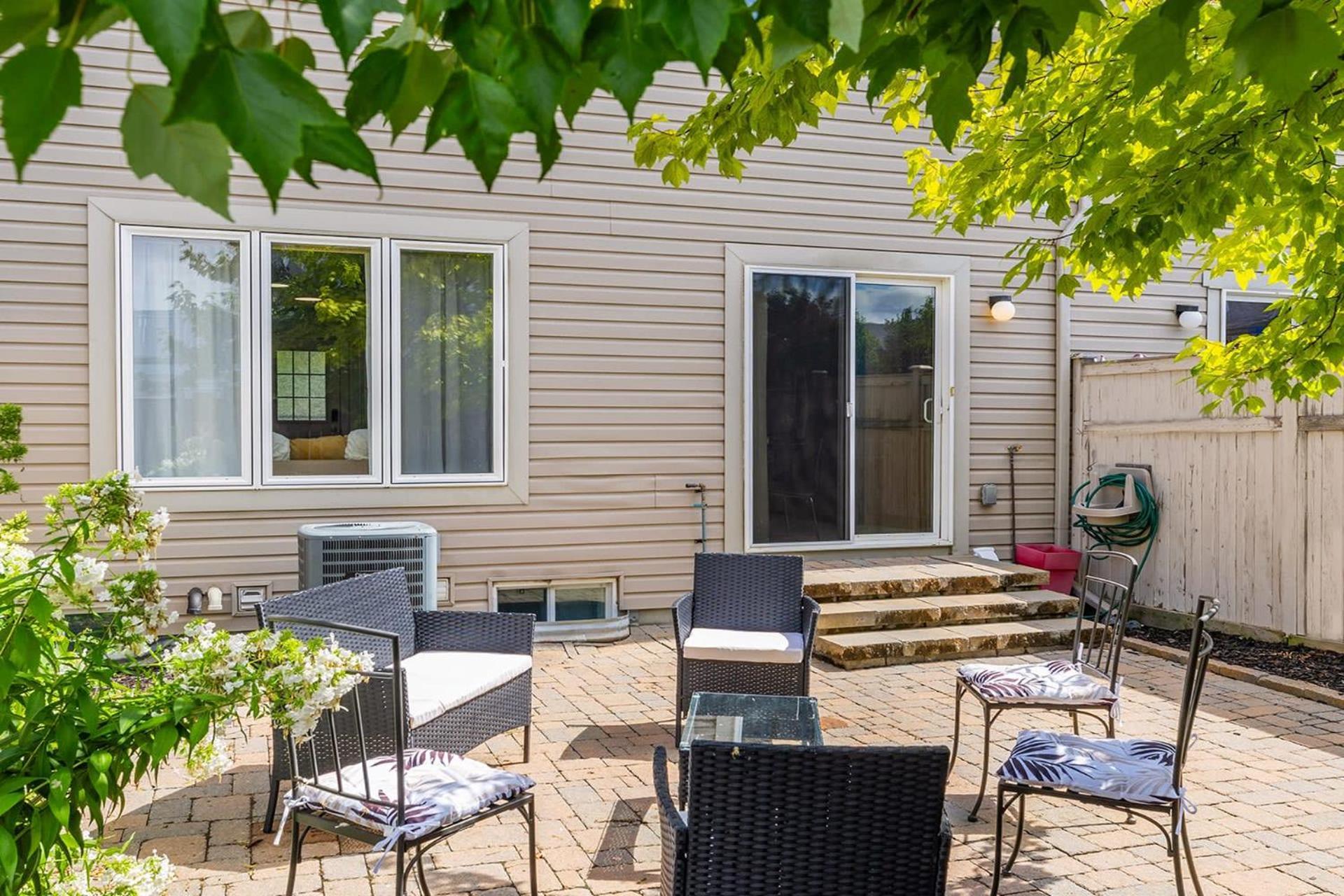 Cozy Modern 4br With Sunny Patio