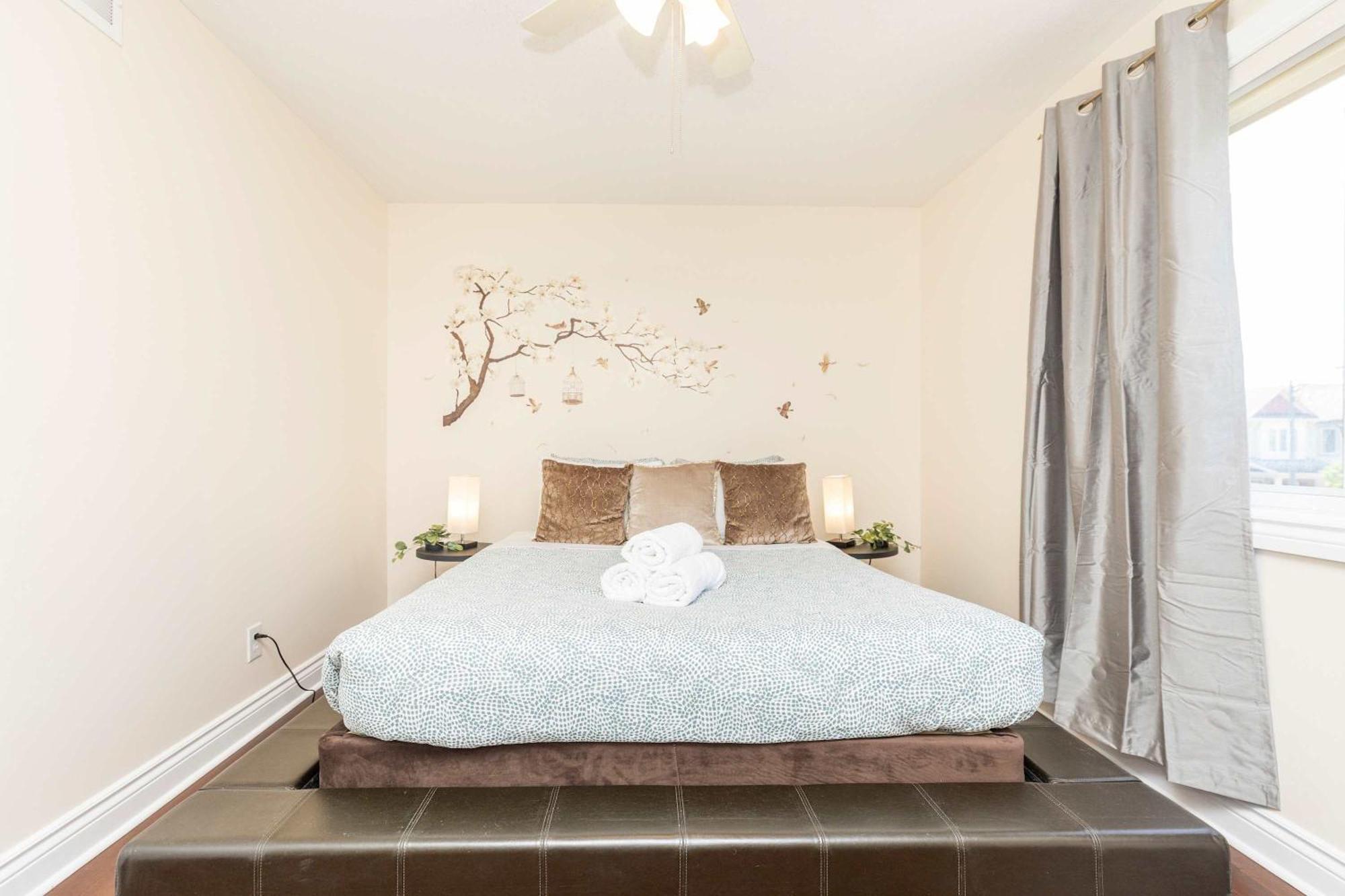 Cozy Modern 4br With Sunny Patio *